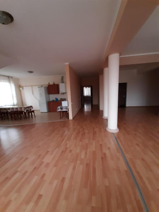 Apartments On Parkaniya 2A Mukaçeve Dış mekan fotoğraf